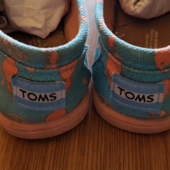 Girls Tom's size 8T - Picture 6 of 6